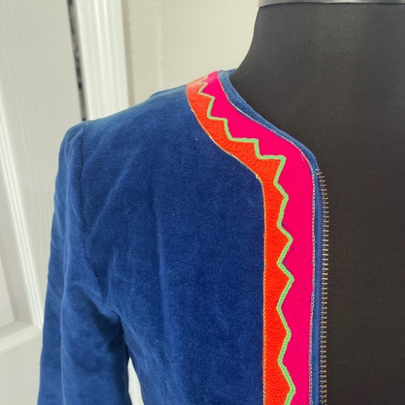 America & Beyond Women’s Pink Blue Embroidered Aztec Pattern Velvet Jacket Sz XS - Picture 4 of 11